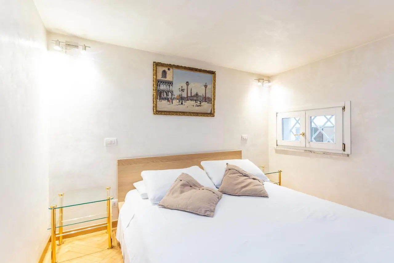Daplace - Tullia Apartment Rom